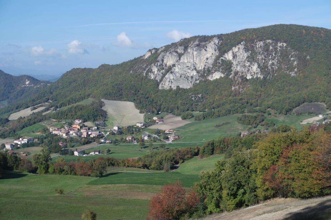 Casale Monte Valestra Bed & Breakfast Bebbio Dış mekan fotoğraf