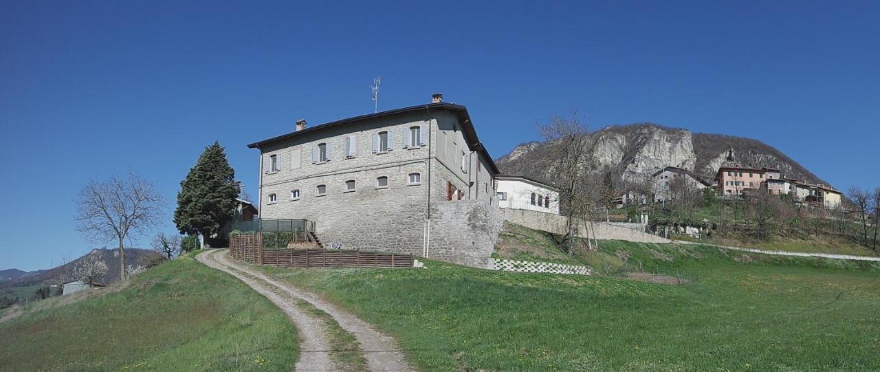 Casale Monte Valestra Bed & Breakfast Bebbio Dış mekan fotoğraf