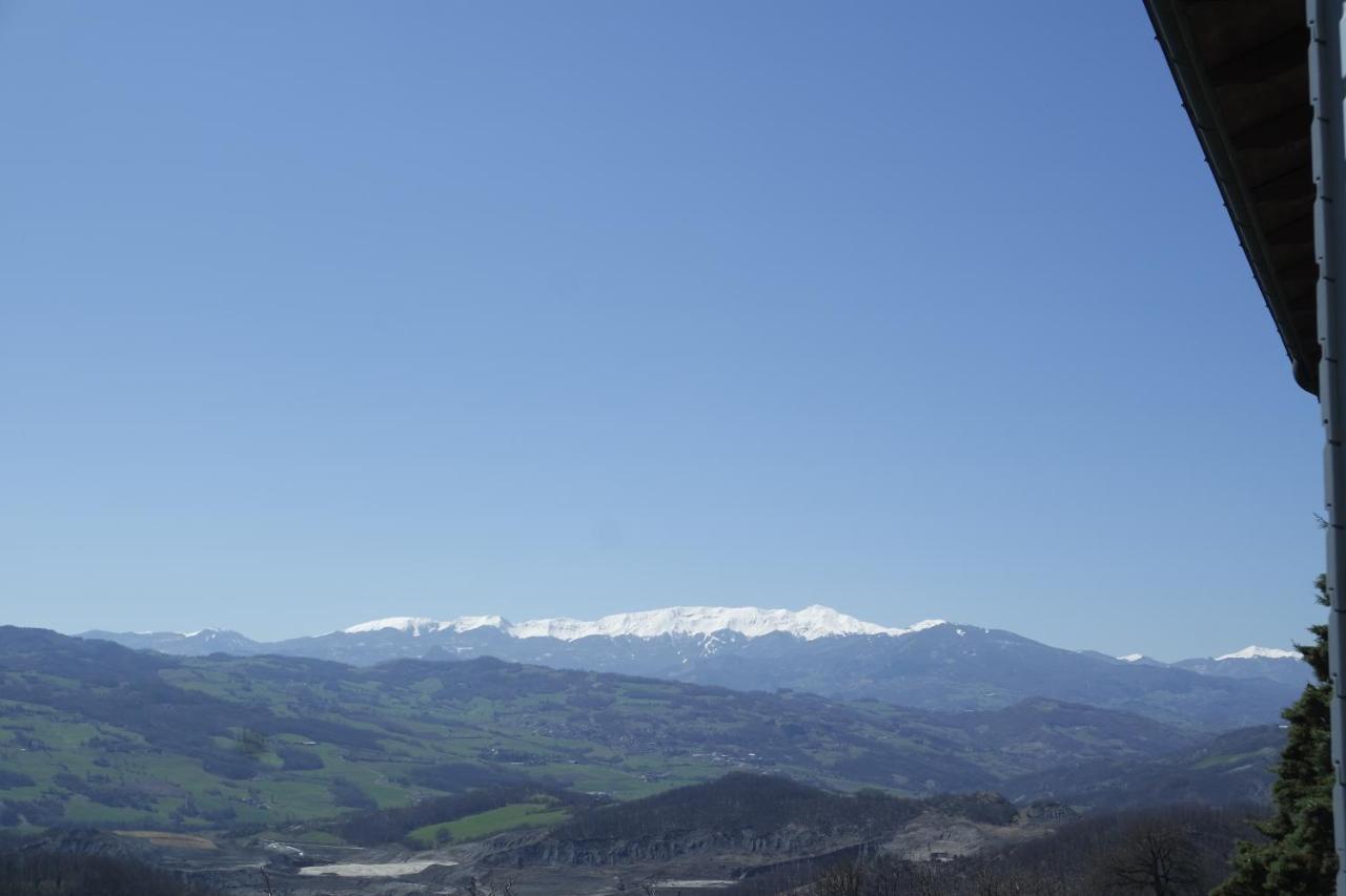 Casale Monte Valestra Bed & Breakfast Bebbio Dış mekan fotoğraf